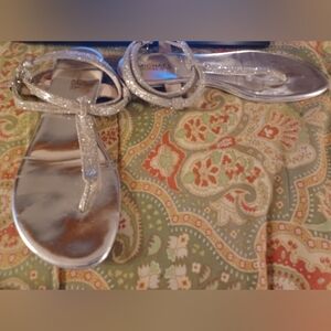 Michael Kors 9 Silver T-Strap Sandals Shoes